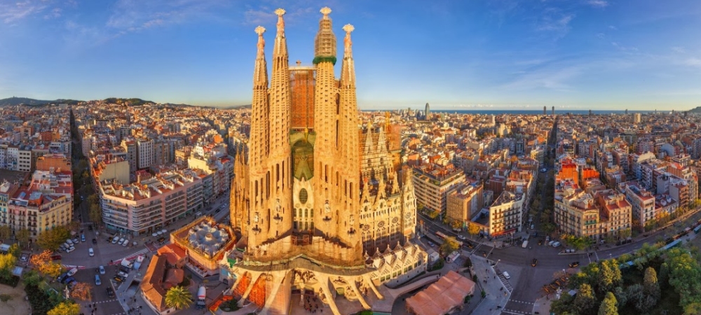 Igreja da Sagrada Família, Barcelona,  iniciada em 1883